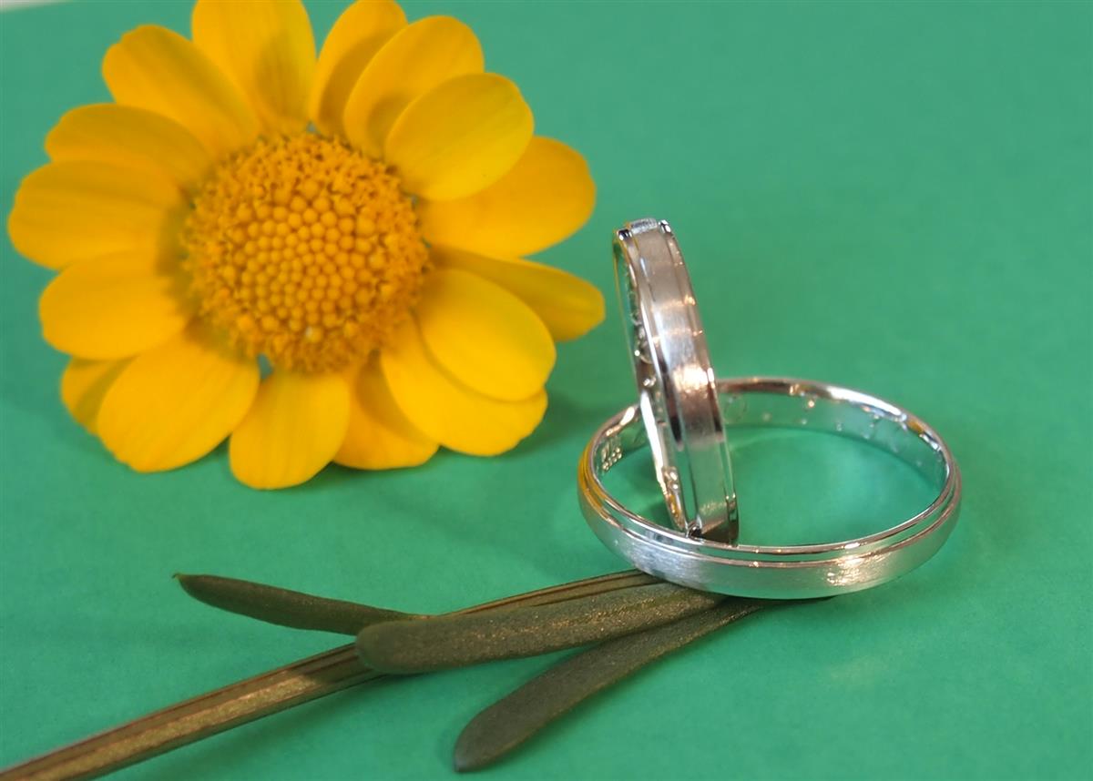 お急ぎのご注文の結婚指輪(マリッジリング)も。。。