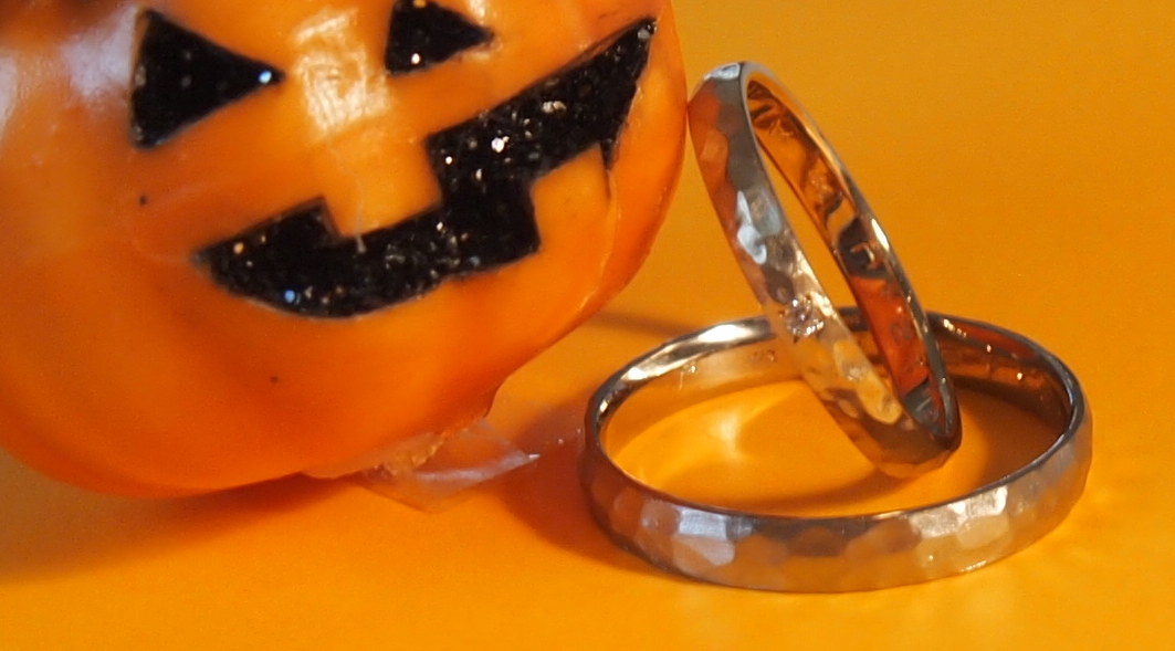 仕上げにこだわったお二人の結婚指輪(マリッジリング)。。。