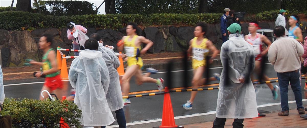 ”ジュニア駅伝”すごい雨の中でも頑張れ‼。。。