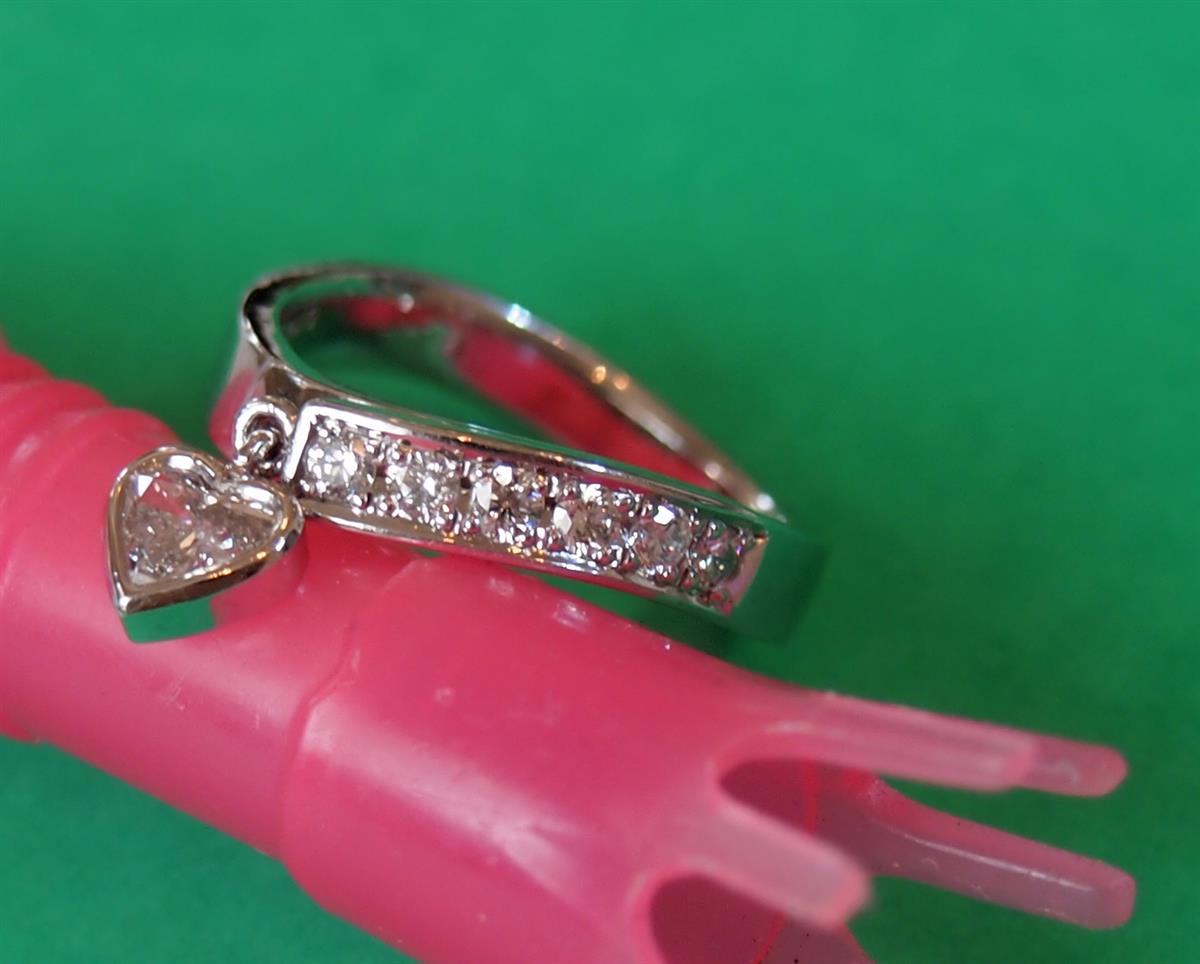 婚約指輪(エンゲージリング)に思いを込めて。。。